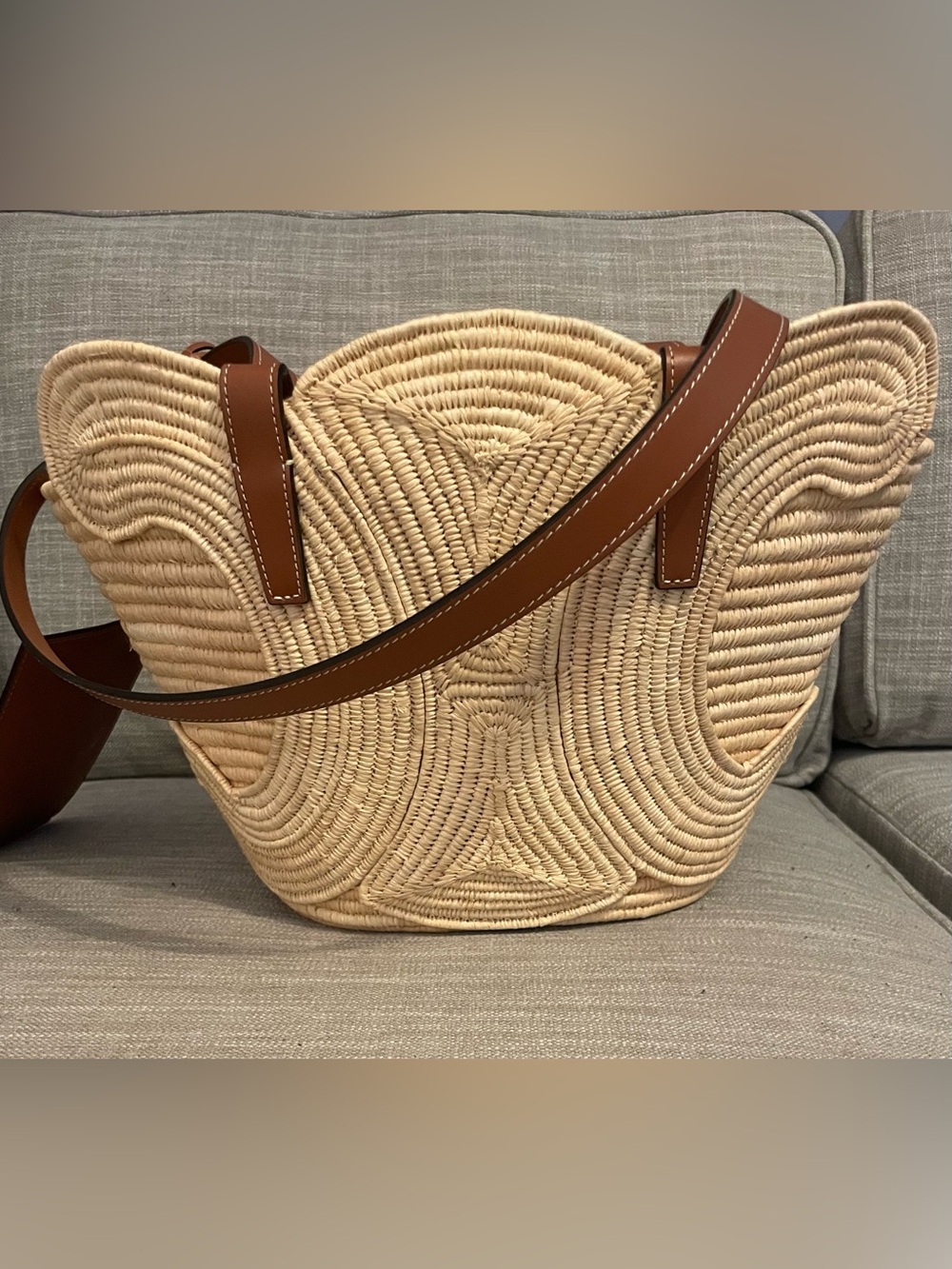 CELINE Classic Panier Braided Raffia Calfskin Triomphe Tan w dust bag - Picture 3 of 16